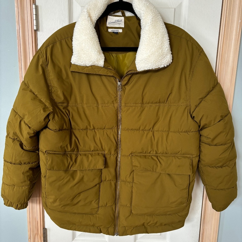 Womans Puffer Jacket, Universal Threads, Size M, … - image 1